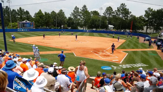 Huskies Drop Opening Game Of Super Regionals