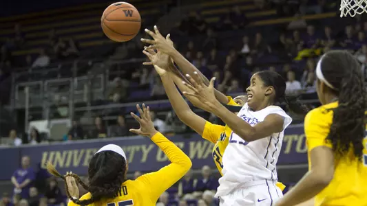 Williams Sets UW Rebounding Mark In Husky Rout