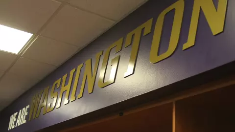 MSOC_LockerRoom7