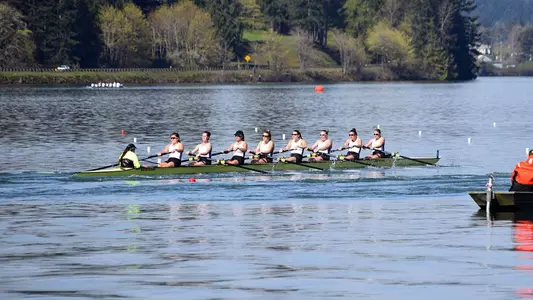 UW women at Dexter Lake