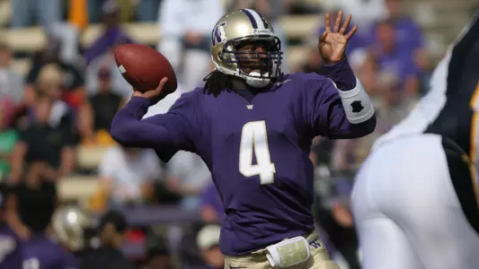 HUSKY_LEGEND_ISAIAH_STANBACK_HERO