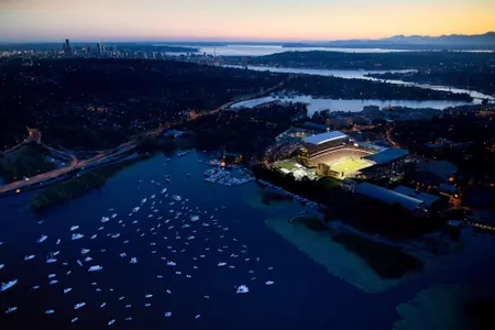 FB_Husky_Stadium_City_Shot_2
