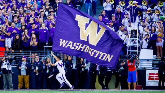 UW_FAN_EXPERIENCE_HERO