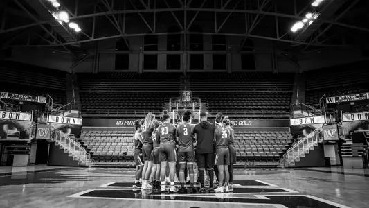 WBB Team Huddle at Practice