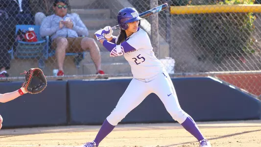 Kirstyn Thomas at bat