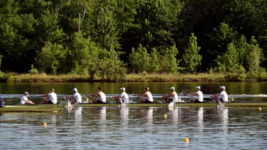 UW varsity 8 at 2018 IRA semifinals