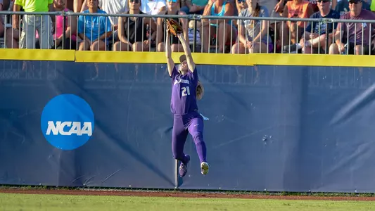 Kelly Burdick makes a catch at the WCWS