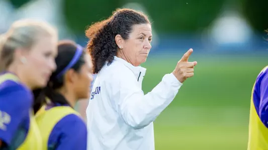 Lesle Gallimore coaches