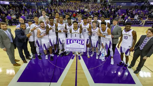 Men's Basketball 1000 Wins at Hec Ed