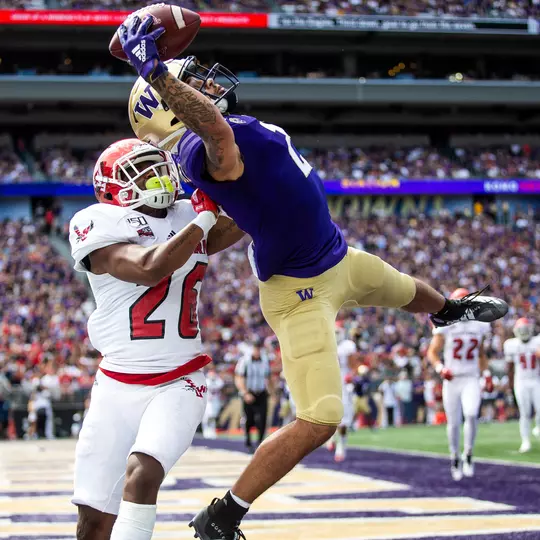 The University of Washington Huskies take on Eastern Washington University at Alaska Airlines Arena on Saturday, August 31, 2019.