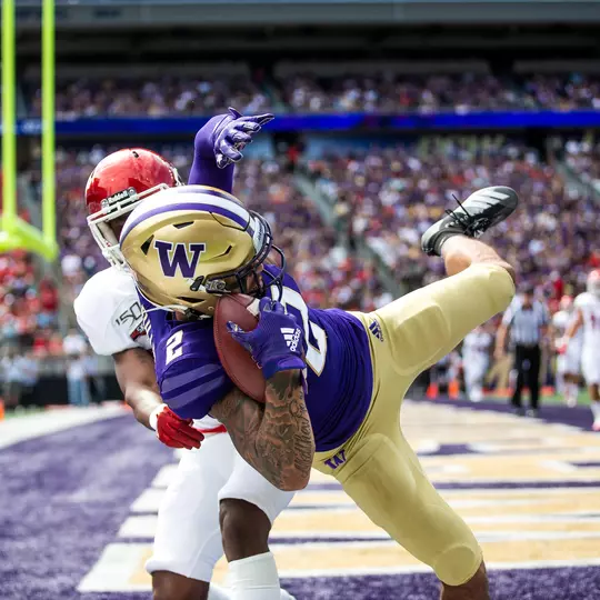 The University of Washington Huskies take on Eastern Washington University at Alaska Airlines Arena on Saturday, August 31, 2019.