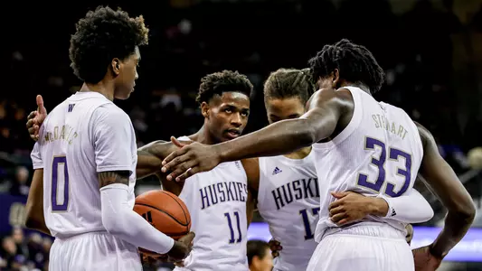 Men's Basketball Huddle