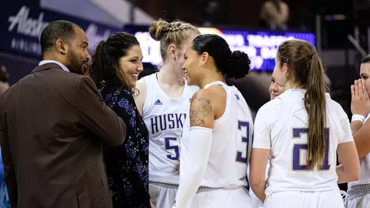 WBB Huddle during Seattle U game