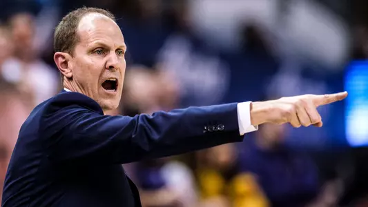 Coach Mike Hopkins