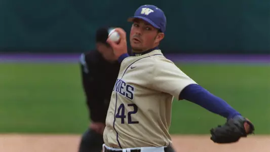 Elliott Cribby is returning to Washington to be the Associate Head Coach for Lindsay Meggs.