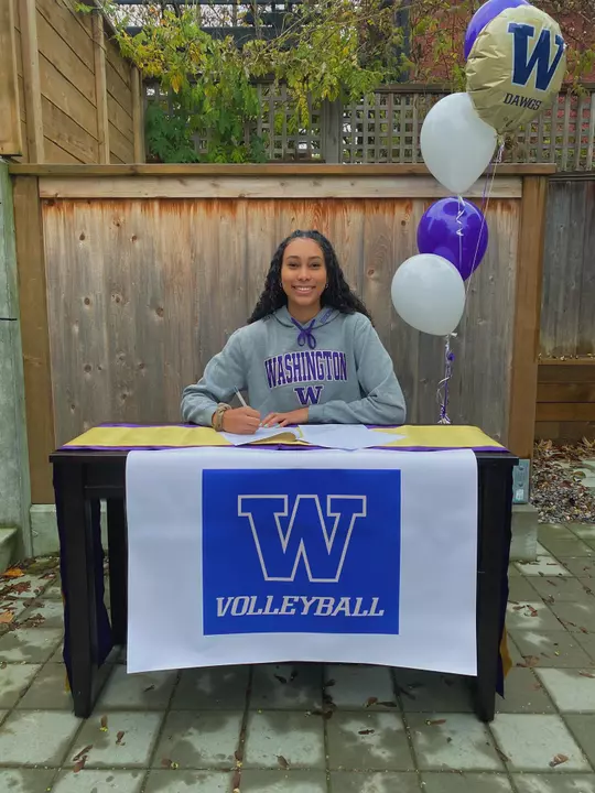 emoni bush signing