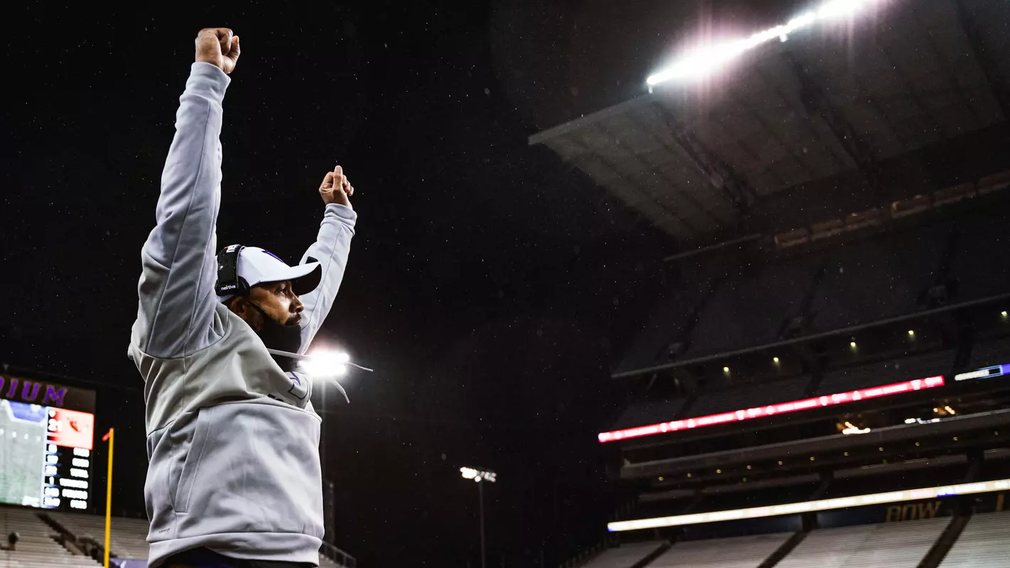 Jimmy Lake First Win as Head Coach