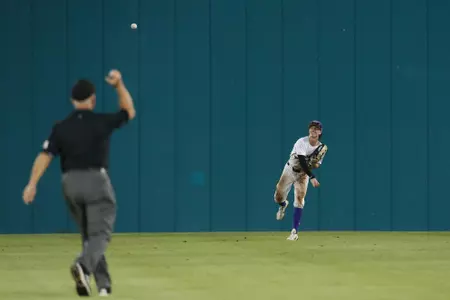 Coastal Carolina Chanticleers vs. Washington Huskies in the Conway Regional of the NCAA Tournament at Springs Brooks Stadium at Coastal Carolina University in Conway, S.C. on Saturday, June 2, 2018.
Zach Bland Photo