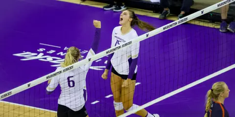 The University of Washington volleyball team plays Illinois on September 1, 2018. (Photography by Scott Eklund/Red Box Pictures)