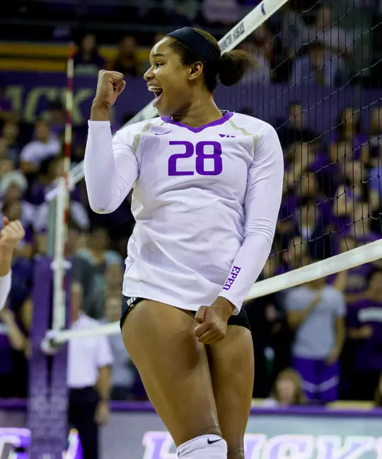 The University of Washington volleyball team defeats Arizona State 3-0 on October 9, 2015. (Photography by Scott Eklund/Red Box Pictures)