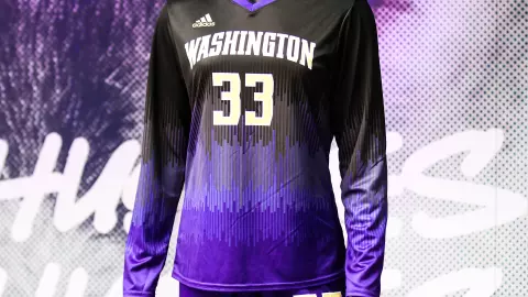 The University of Washington women's soccer team plays North Carolina on August 29, 2019. (Photography by Scott Eklund/Red Box Pictures)