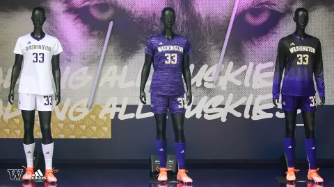 The University of Washington women's soccer team plays North Carolina on August 29, 2019. (Photography by Scott Eklund/Red Box Pictures)