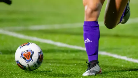 The University of Washington women's soccer team plays North Carolina on August 29, 2019. (Photography by Scott Eklund/Red Box Pictures)