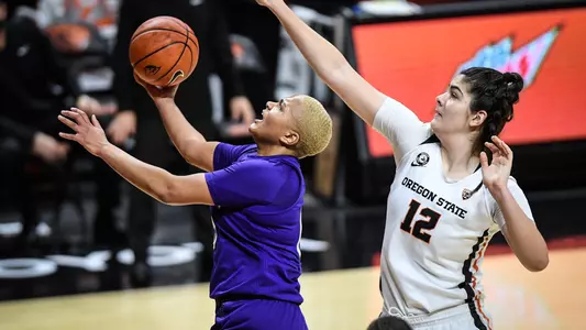 Quay Miller scored 20 points at Oregon State.