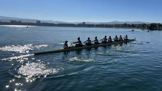 UW women at head of the lagoon 2021