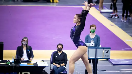 Cathy Eksteen on beam