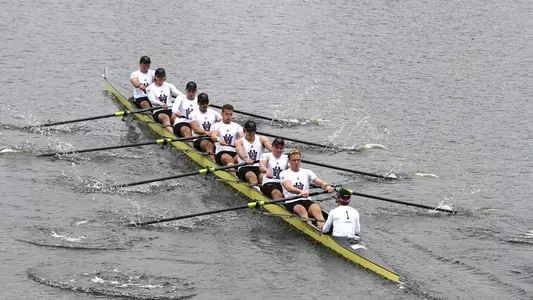 UW men's 8 at 2022 head of the Charles regatta