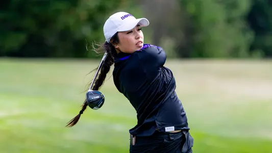 The 2022-23 University of Washington womenâ??s golf team at Tumble Creek Golf Course at Suncadia on September 15, 2022. (Photography by Scott Eklund/Red Box Pictures)