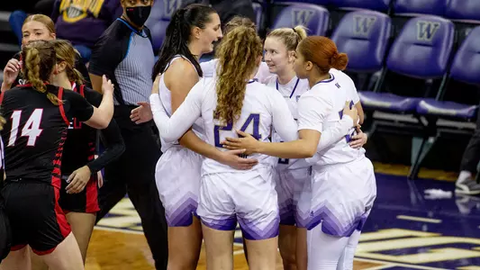 Women's Basketball Huddle vs. Seattle U
