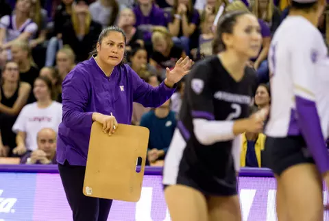 The University of Washington volleyball team plays Illinois on September 1, 2018. (Photography by Scott Eklund/Red Box Pictures)