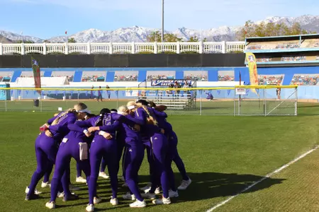 Team huddle Mary Nutter