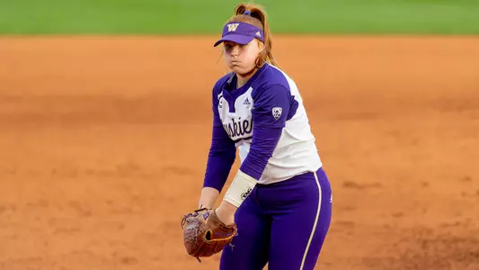 Gabbie Plain Pitching