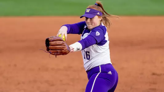 Gabbie Plain Pitching