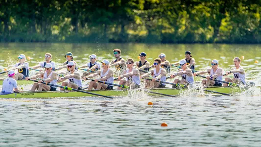 Washington's 2022 men's varsity eight at IRAs