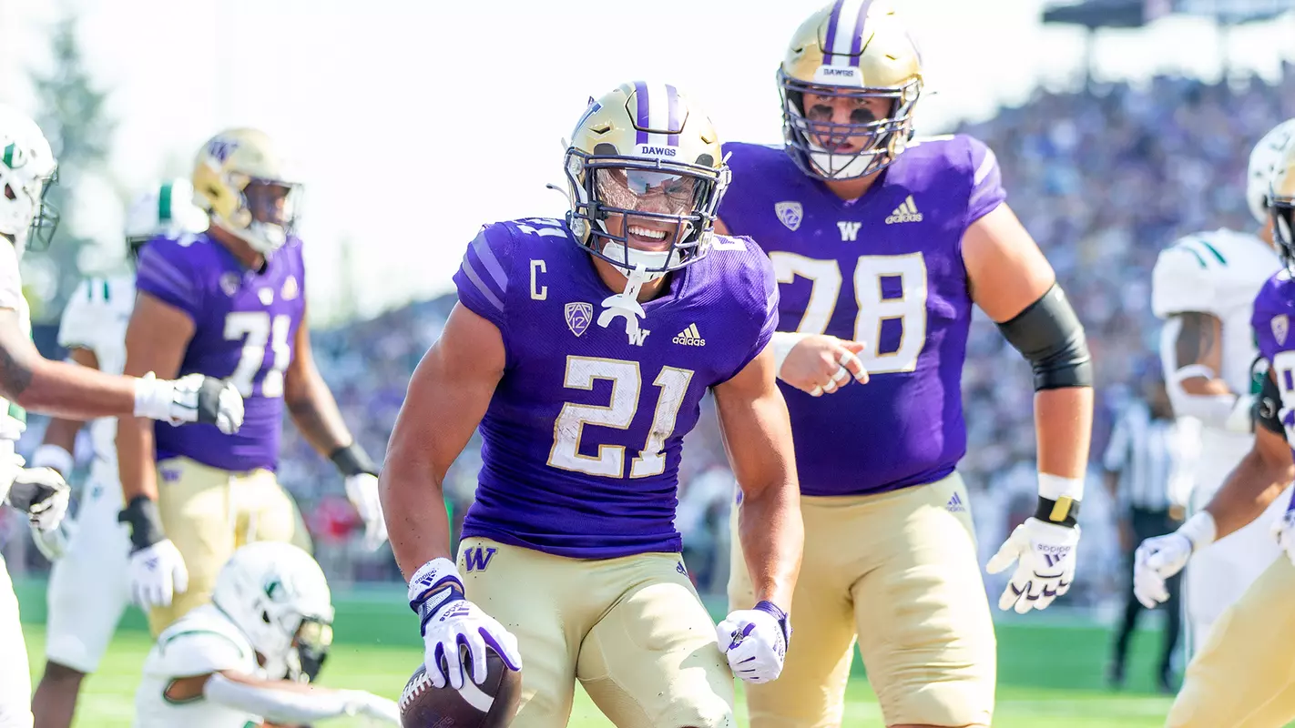 Football Defeats Portland State 52-6