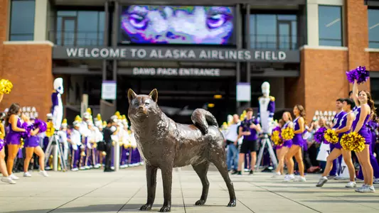 The University of Washington football team plays Michigan State on September 17, 2022. (Photography by Scott Eklund/Red Box Pictures)