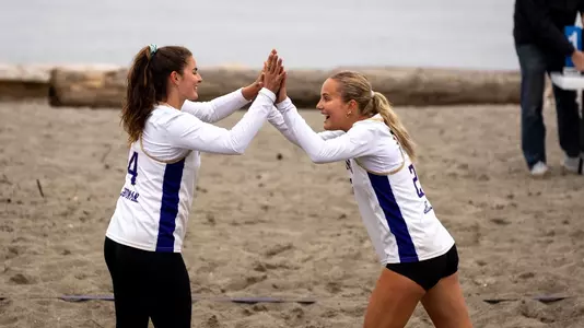 Scarlett Dahl and Paloma Bowman at day one of the Husky Invitational.