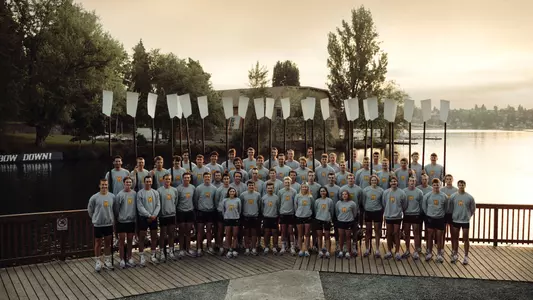 2023 uw men's rowing team photo hi-res
