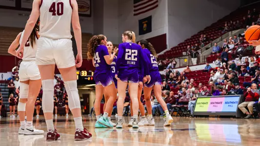 WBB at Montana team huddle