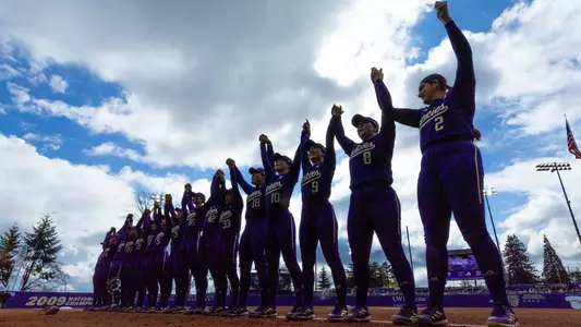 Softball Team Pregame