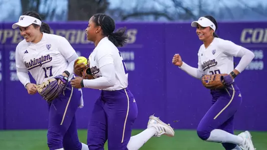 Jillian Celis, Alana Johnson, Kinsey Fiedler In-Game