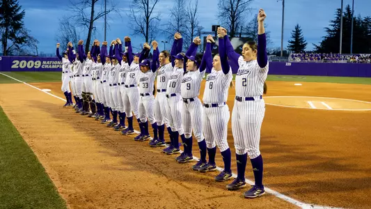 Softball Team Pregame