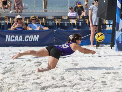 Washington beach volleyball takes on Florida State in the NCAA Championships First Round in Gulf Shores, Alabama.