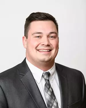 Lindsey Riley Headshot