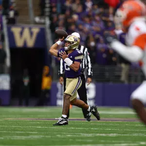 Demond Williams passing