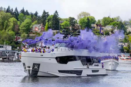 The University of Washington men’s & women’s rowing teams compete in the 2023 Windermere Cup on May 6, 2023. (Photography by Scott Eklund/Red Box Pictures)